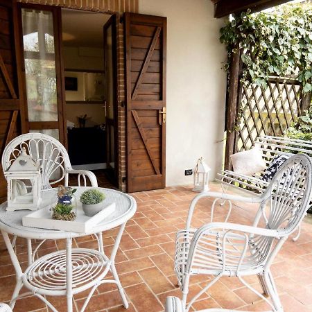 Ferienwohnung Il Poggio Degli Ulivi Collicello Exterior foto