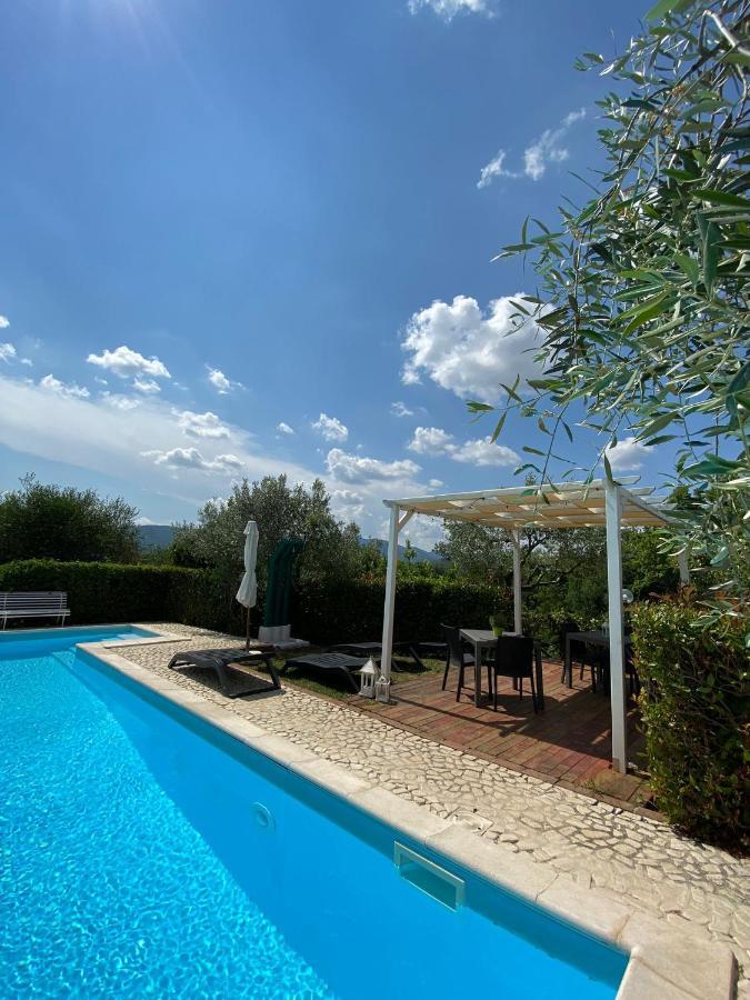 Ferienwohnung Il Poggio Degli Ulivi Collicello Exterior foto